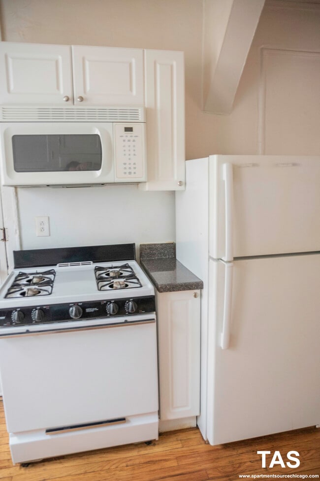 Building Photo - 3902 W Argyle St