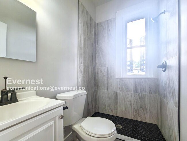 Foto del edificio - 1147 N Marion St