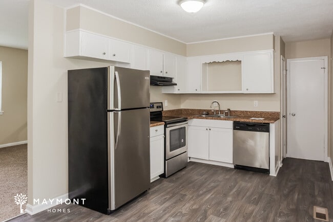 Building Photo - Spacious Home In Huntsville!
