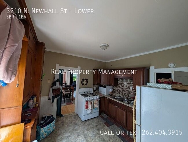 Building Photo - 3210 N Newhall St