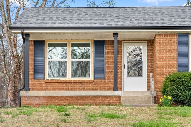 Building Photo - 2214 Glory Dr