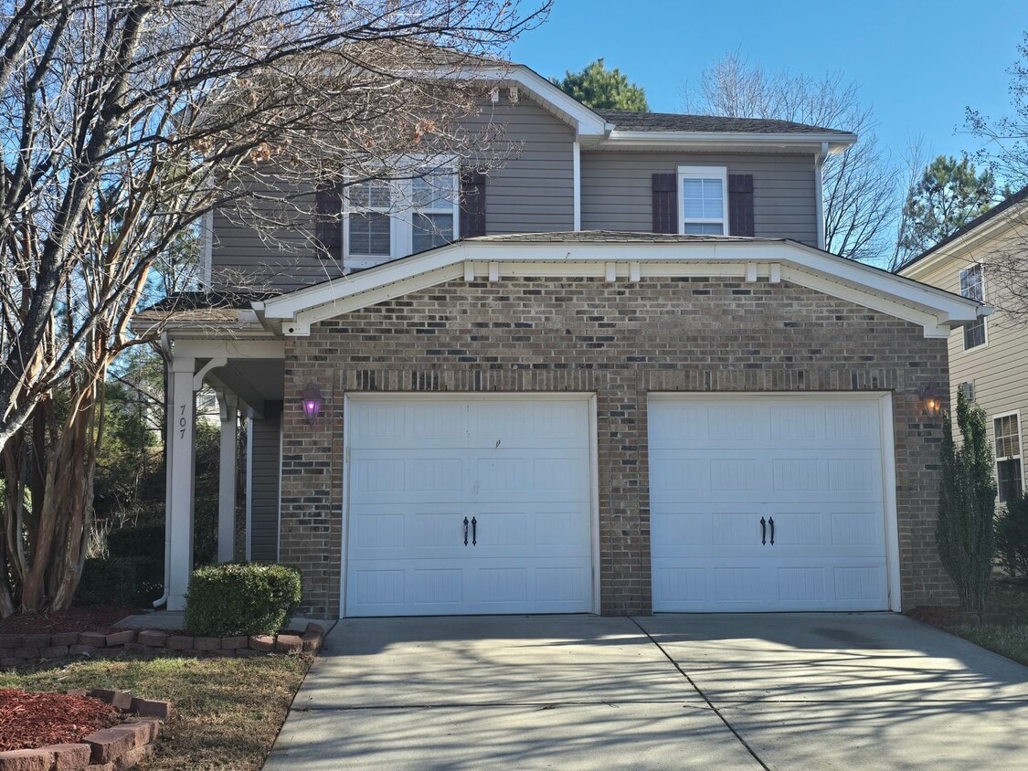 Beautiful 3 Bed 3 Bath Home in Amberly – Prime Triangle Location! - Beautiful 3 Bed 3 Bath Home in Amberly – Prime Triangle Location!