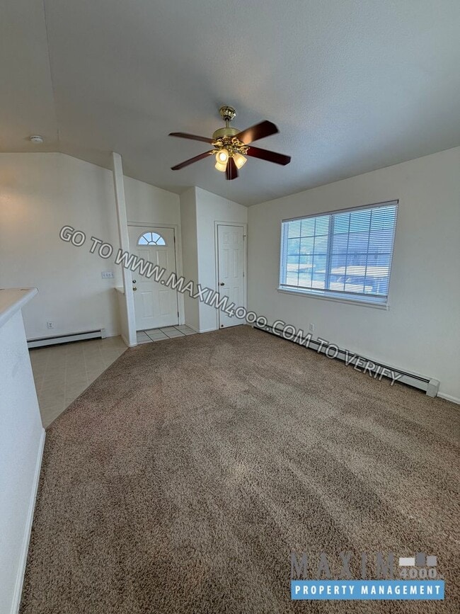 Building Photo - 1128 E Carolina Ave