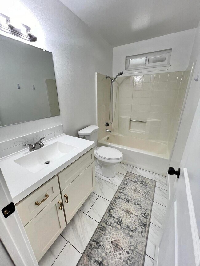 Foto del edificio - 16122 Stagecoach Ave