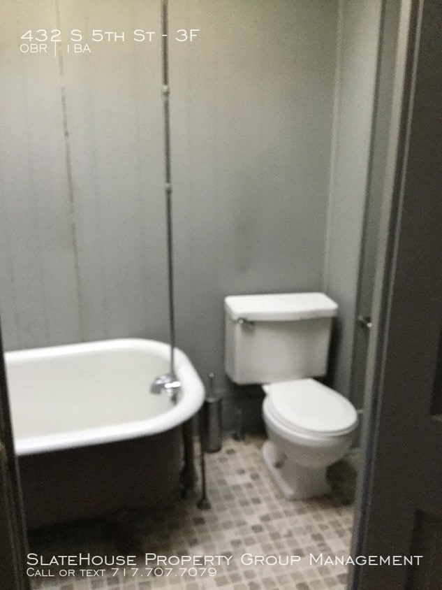 Building Photo - Studio Apartment