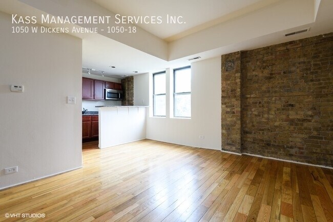 Foto del edificio - 1050 W Dickens Ave