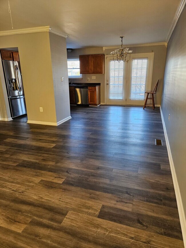 Building Photo - EDGEWOOD MEADOWS - SINGLE FAMILY HOME
