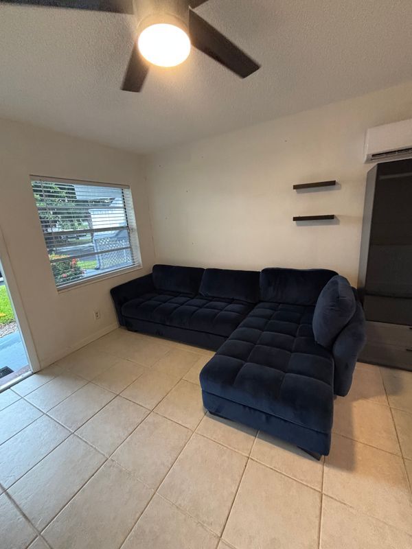 Foto del edificio - 751 Pine Dr