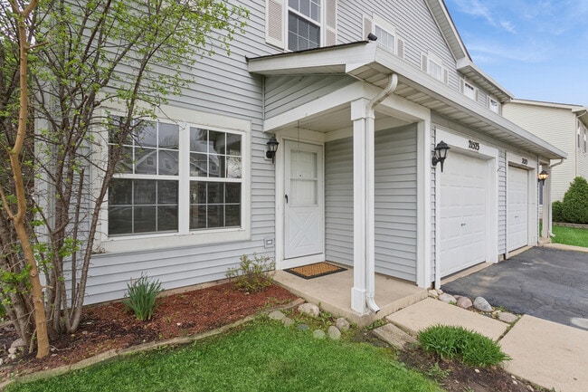 Building Photo - 21523 Franklin Cir