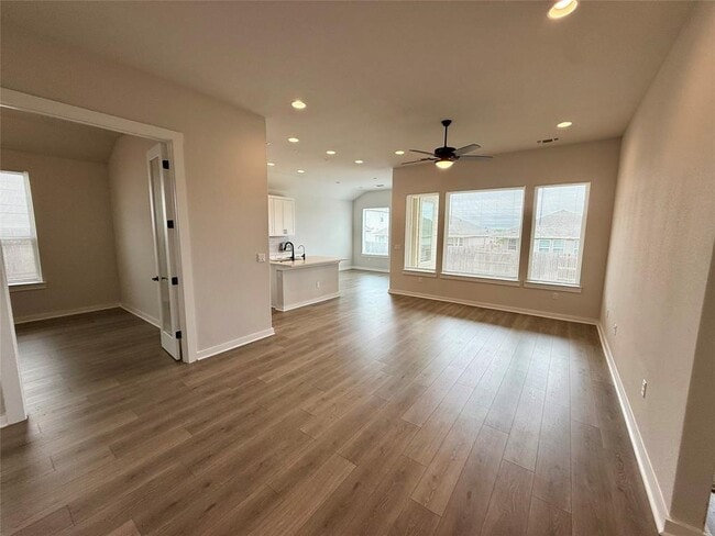 Building Photo - 6410 Velvet Leaf Ln