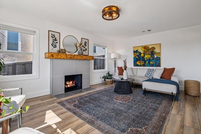 Foto del edificio - Contemporary Hillside Living