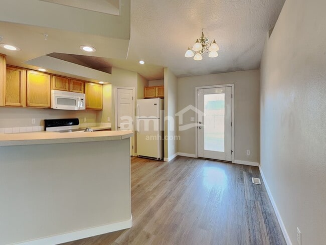 Building Photo - 410 W Mule Ct