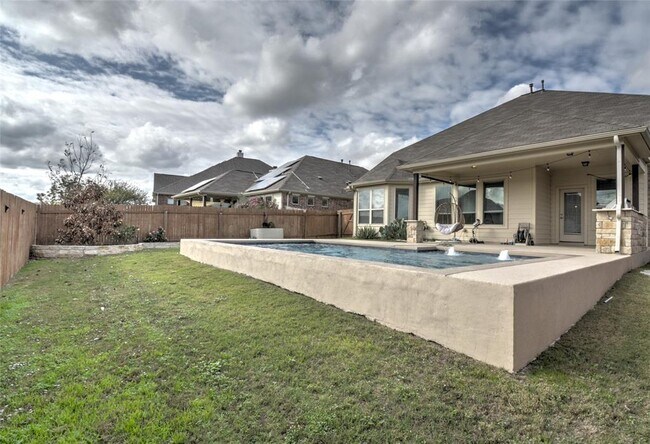 Building Photo - 186 Clear Water Path