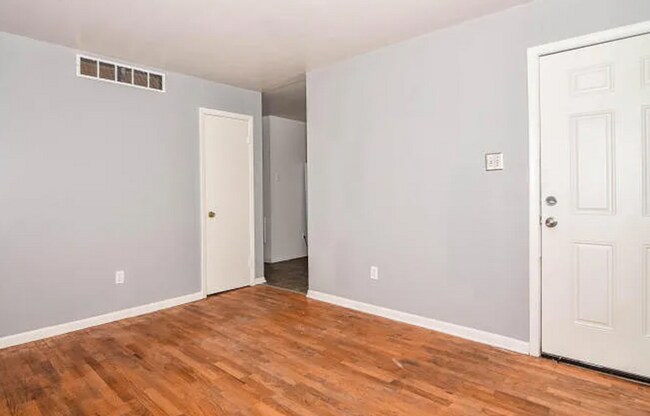 Foto del edificio - 2407 Clark Ln