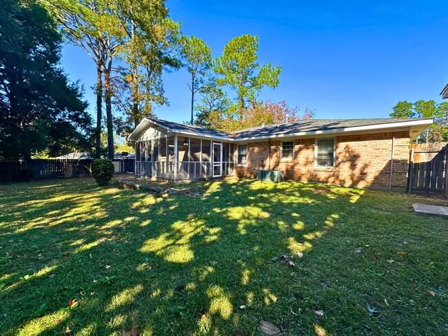 Foto del edificio - 110 Windsor Dr