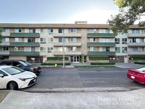 Building Photo - 525 N Sycamore Ave Building Photo - 525 N Sycamore Ave