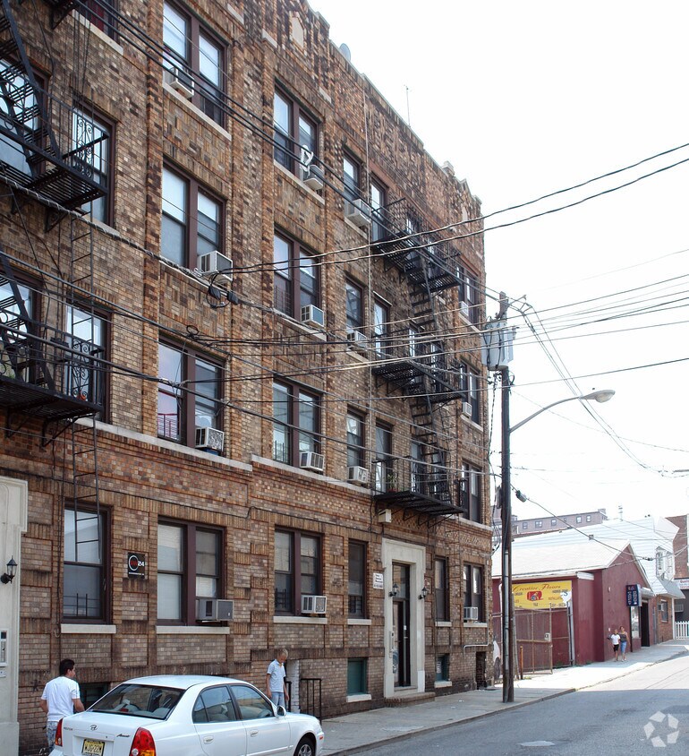 Building Photo - 417 54th St