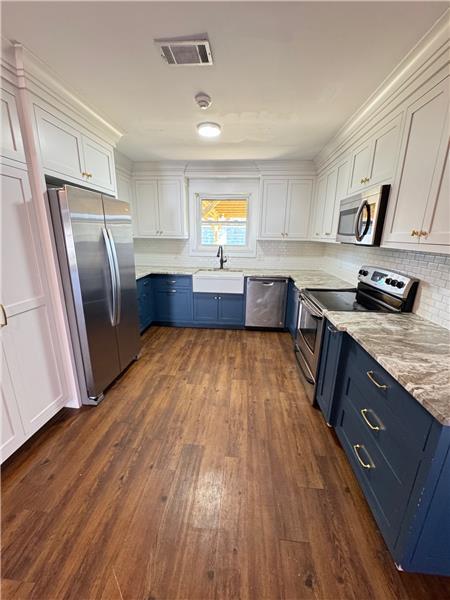 Building Photo - 1212 Knotts Dr