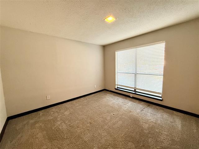 Foto del edificio - 7031 Holly Hill Dr
