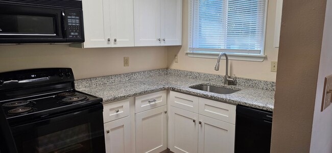 Building Photo - Ideal Living: Beautifully Designed 2 Bedro...