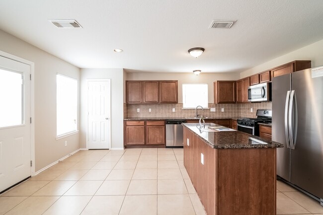 Building Photo - 20726 Desert Shadows Ln