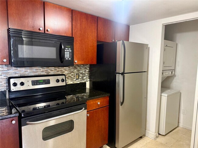 Building Photo - 770 Claughton Island Dr