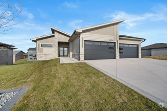 Building Photo - 18063 Tanglewood Dr