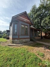 Building Photo - 300 N 17th St