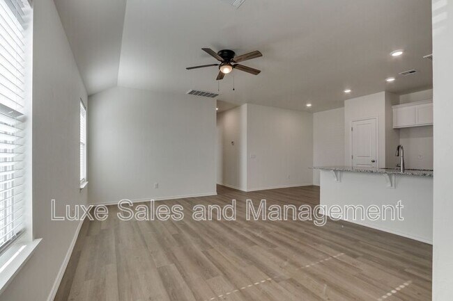 Foto del edificio - 11611 Mackenzie Wy