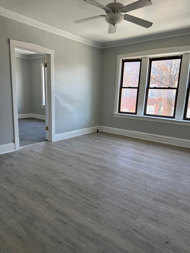 Foto del edificio - 2537 W 63rd St