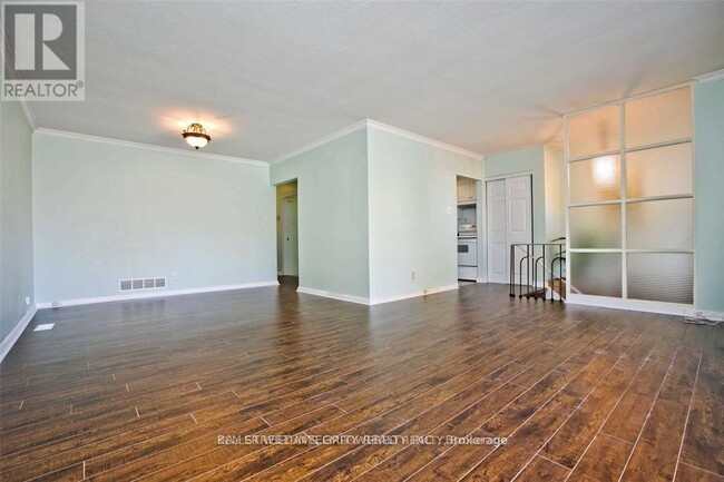 Building Photo - 60 Hesketh Ct