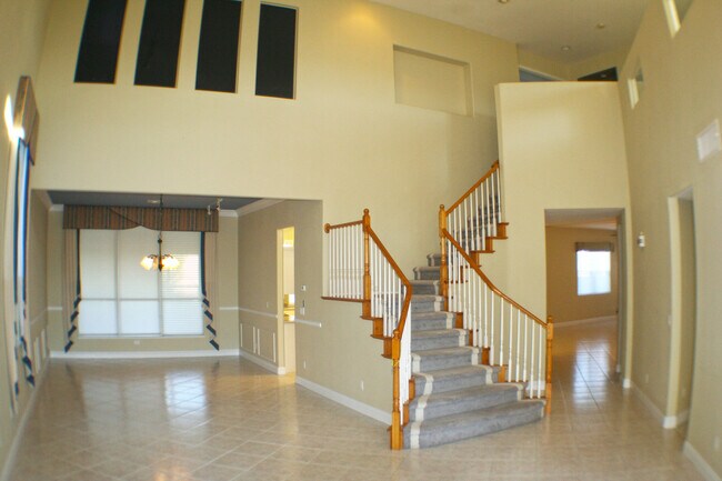 Building Photo - Incredible Green Valley Ranch stunner!