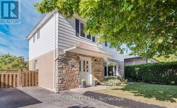 Building Photo - 755 Botany Hill Crescent