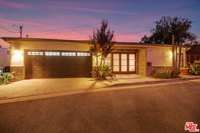 Building Photo - 6432 Weidlake Dr
