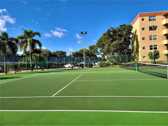 Foto del edificio - 410 NW 68th Ave