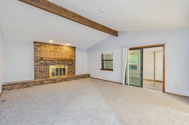 Building Photo - Welcome to this charming 3-bedroom, 2-bath...