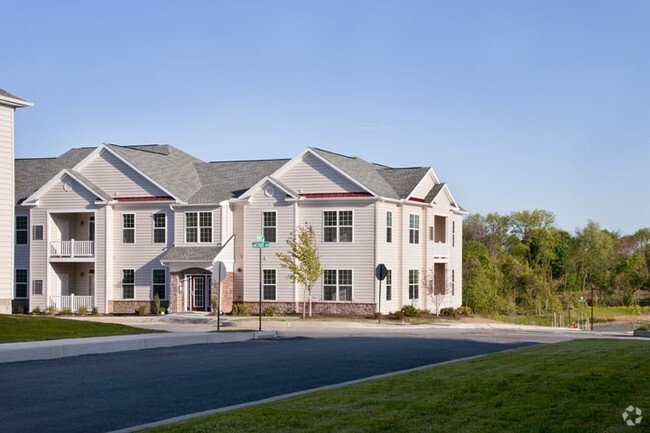 Building Photo - High Pointe Overlook