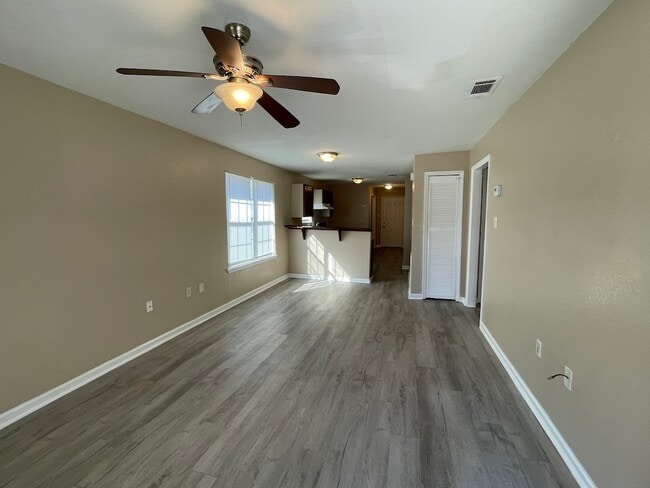 Building Photo - 506 Broad St