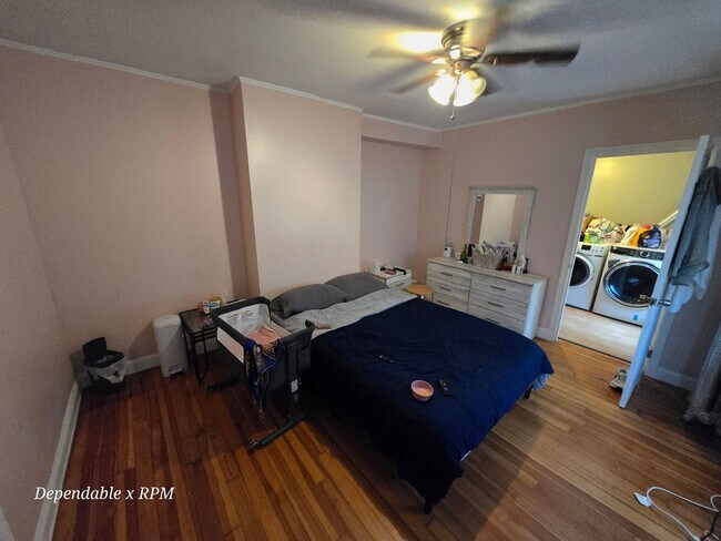 Foto del edificio - Spacious Three-Level Boston Rental with Flexible Living Space