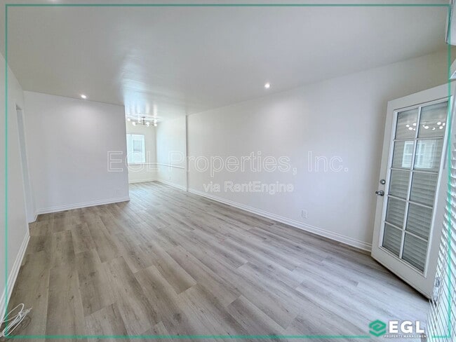 Foto del edificio - 250 N Cordova St