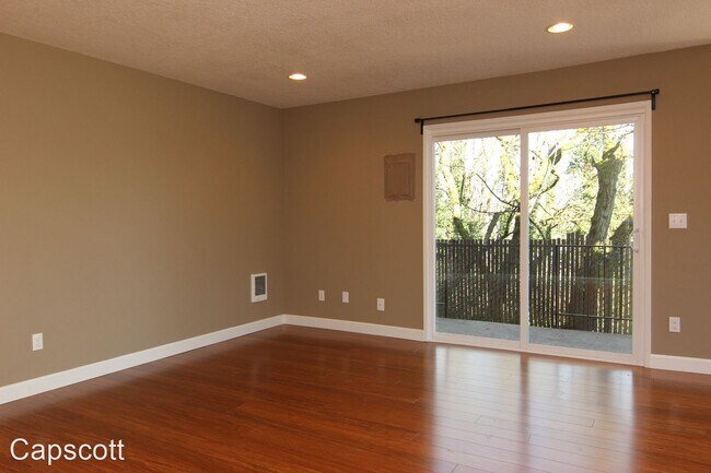 Foto del edificio - 3635 SW Baird St
