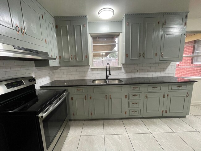 Foto del edificio - Anderson Island Remodeled Beauty! Hurry Wont Last Long!