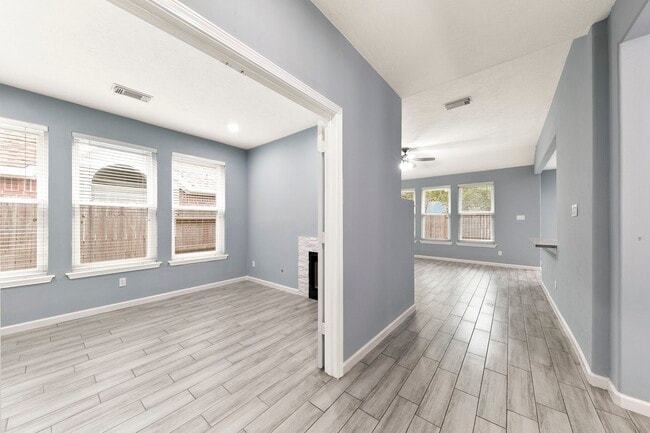 Building Photo - 5707 Overton Park Dr
