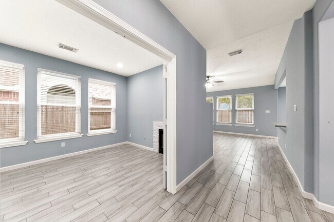 Foto del edificio - 5707 Overton Park Dr
