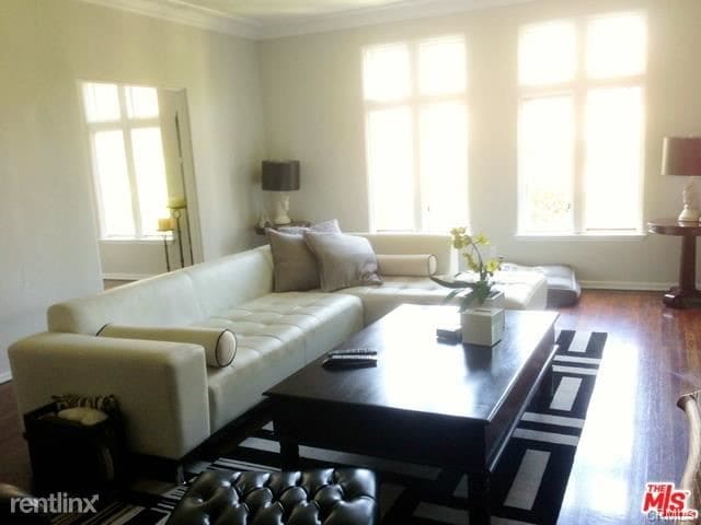 Foto del edificio - 1283 N Crescent Heights Blvd