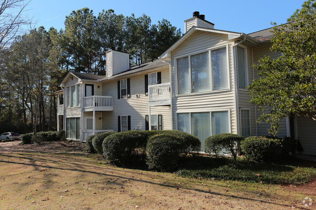 Building Exterior - Anthos at Pinewood Manor Phase I