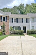 Building Photo - 210 Flat Creek Ct