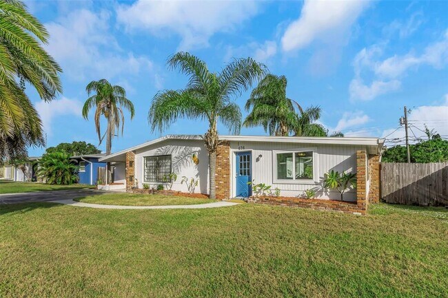 Foto del edificio - 676 Orangewood Dr