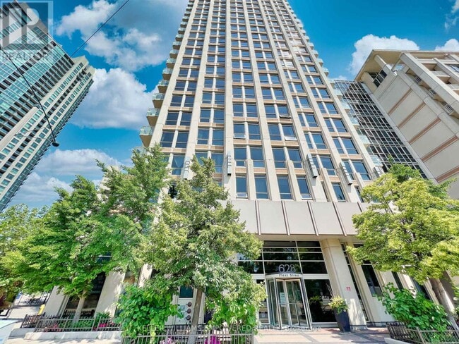 Building Photo - 628 Fleet St