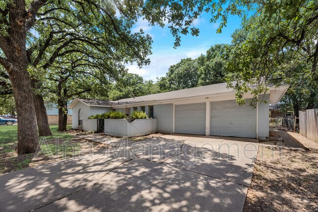 Building Photo - 6500 Melinda Dr